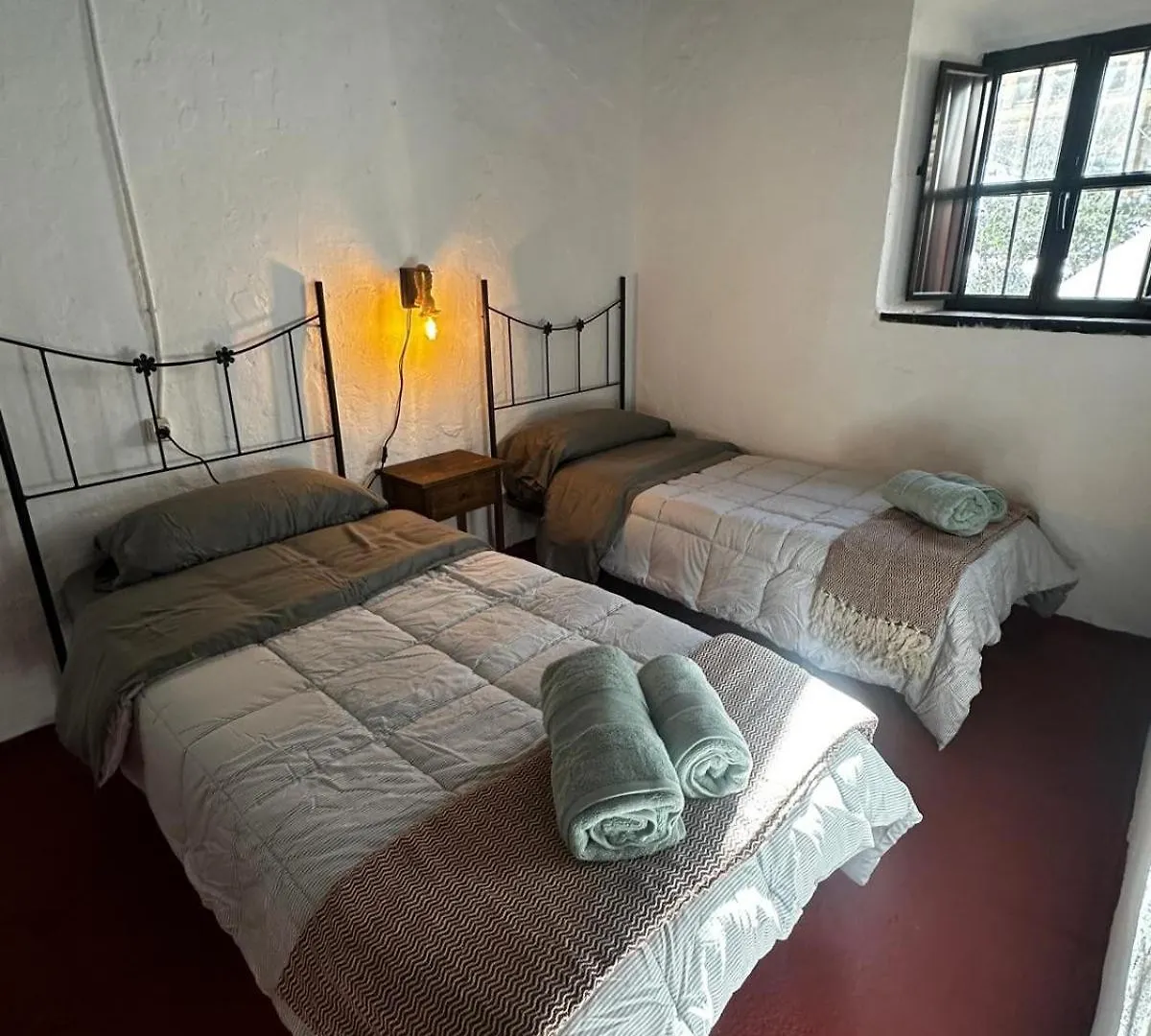 Bonita Casa Rural Sierra Norte El Pedroso Holiday home